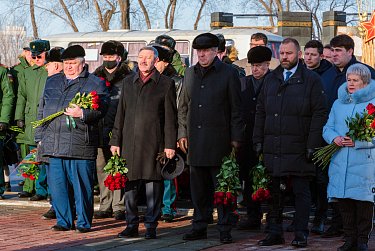 Слава защитникам Отечества!